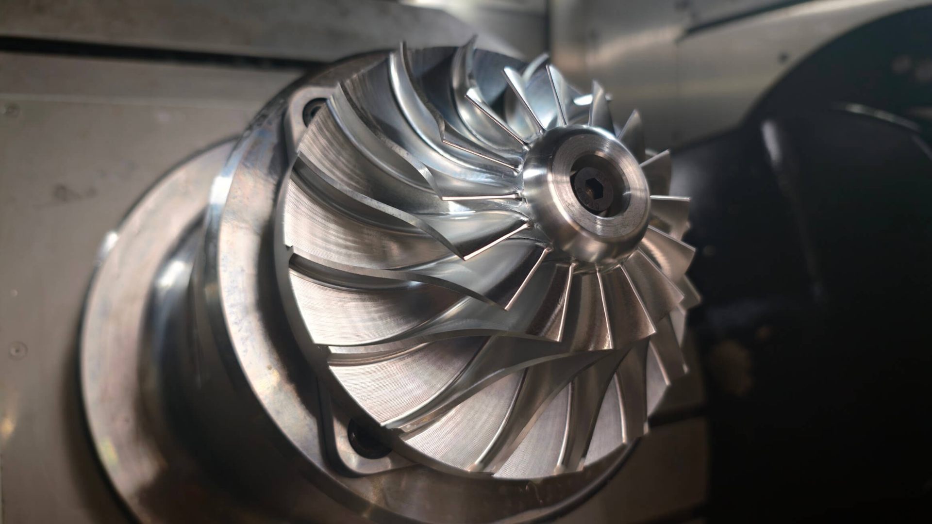 Reverse-engineered turbine spare parts on the workshop bench