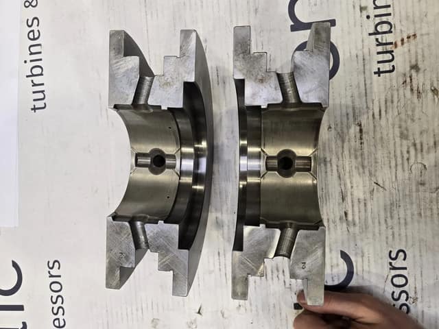 Radial bearing halves showing service related wear