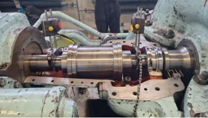 Precision alignment check of the Sulzer 2RC vacuum blower during preparation for start-up