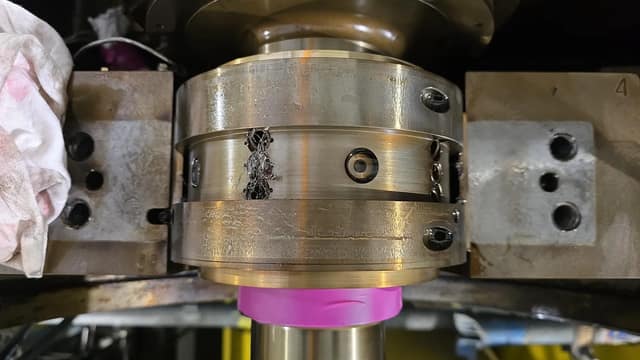 Filter mesh wire found on a bearing of the Atlas Copco GT063N4K1