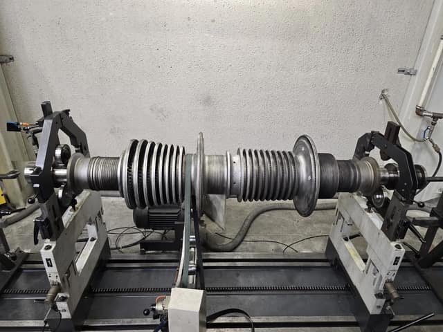 Cleaned AEG Kanis G20 rotor on the balancing machine