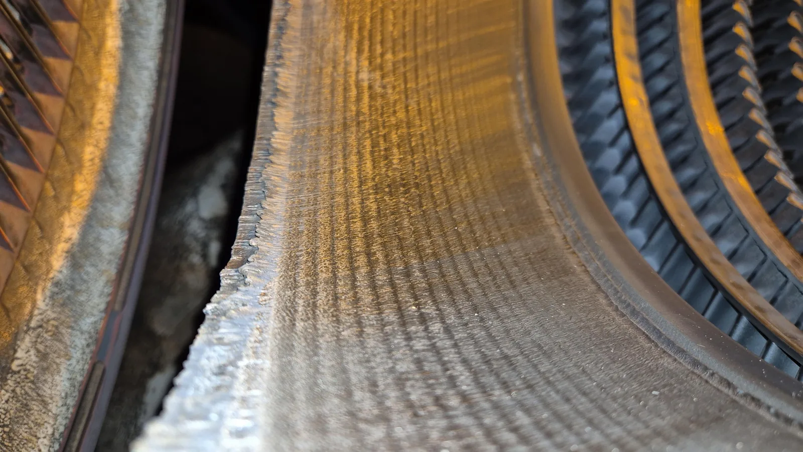 Eroded edge of the MAN Turbo MARC 4 casing split line
