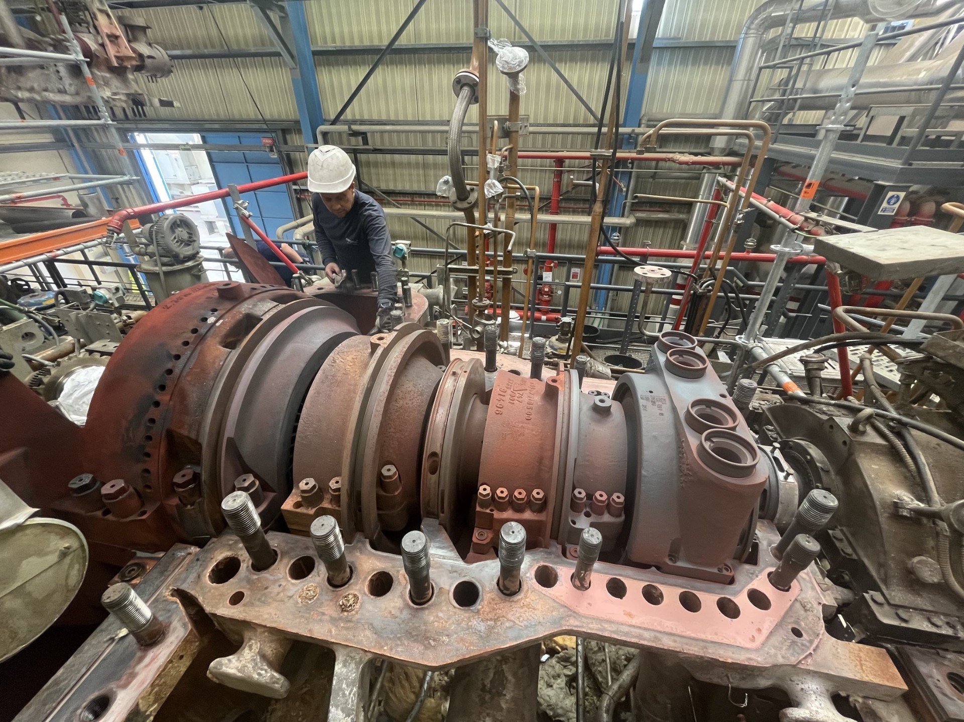 Stal Ljungström radial turbine under overhaul